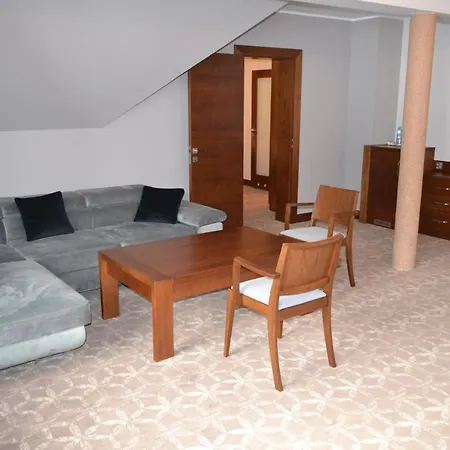 Hotel Lokis